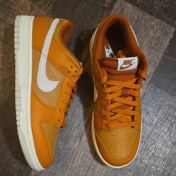 Nike Dunk Low Retro Monarch- Mens 9, NEW - Picture 1 of 7